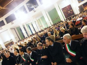 assessore felice manfellotto con fascia tricolore