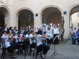 cor mani bianche sant'anastasia