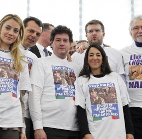 Italian PPE MEP's wearing T-shirt and asking for freedom for Italian soldiers