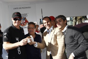 da sx James Spithill-Team Oracle, Sergio Miccu -Ass. pizzaioli, Paolo Graziano-  Amm.ACN,Giuseppe  Esposito- Pres.Industria alimentare