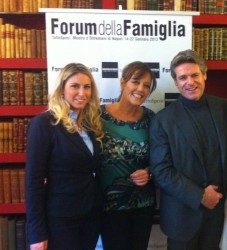 da sx. M.Ferrara pres OFI A.Bernardini de Pace pres Forum della Famiglia L.Ferrara pres tuttosposi