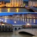 Arno in piena: nella notte a Firenze (sopra) e a Pisa, questa mattina