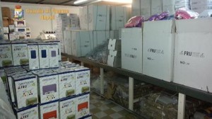 Contraffazione: sequestrati 250mila capi biancheria e stoffe