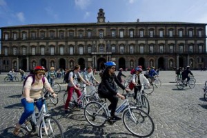 AL VIA TOUR TURISTICI IN SELLA A BICI TRA LE BELLEZZE NAPOLI