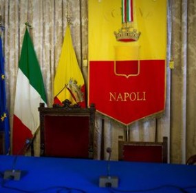 Why not:de Magistris;non mi dimetto,farò sindaco fino a 2016