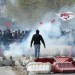 ++ Bagnoli: corteo protesta, lacrimogeni e lancio pietre ++