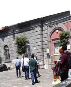 fiengo-sindaco-cercola-senza-mascherina-in-piazza-liberta